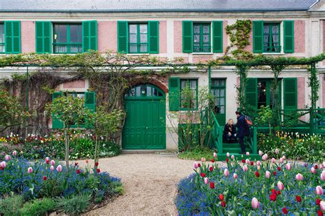 claude monet's house in giverny.